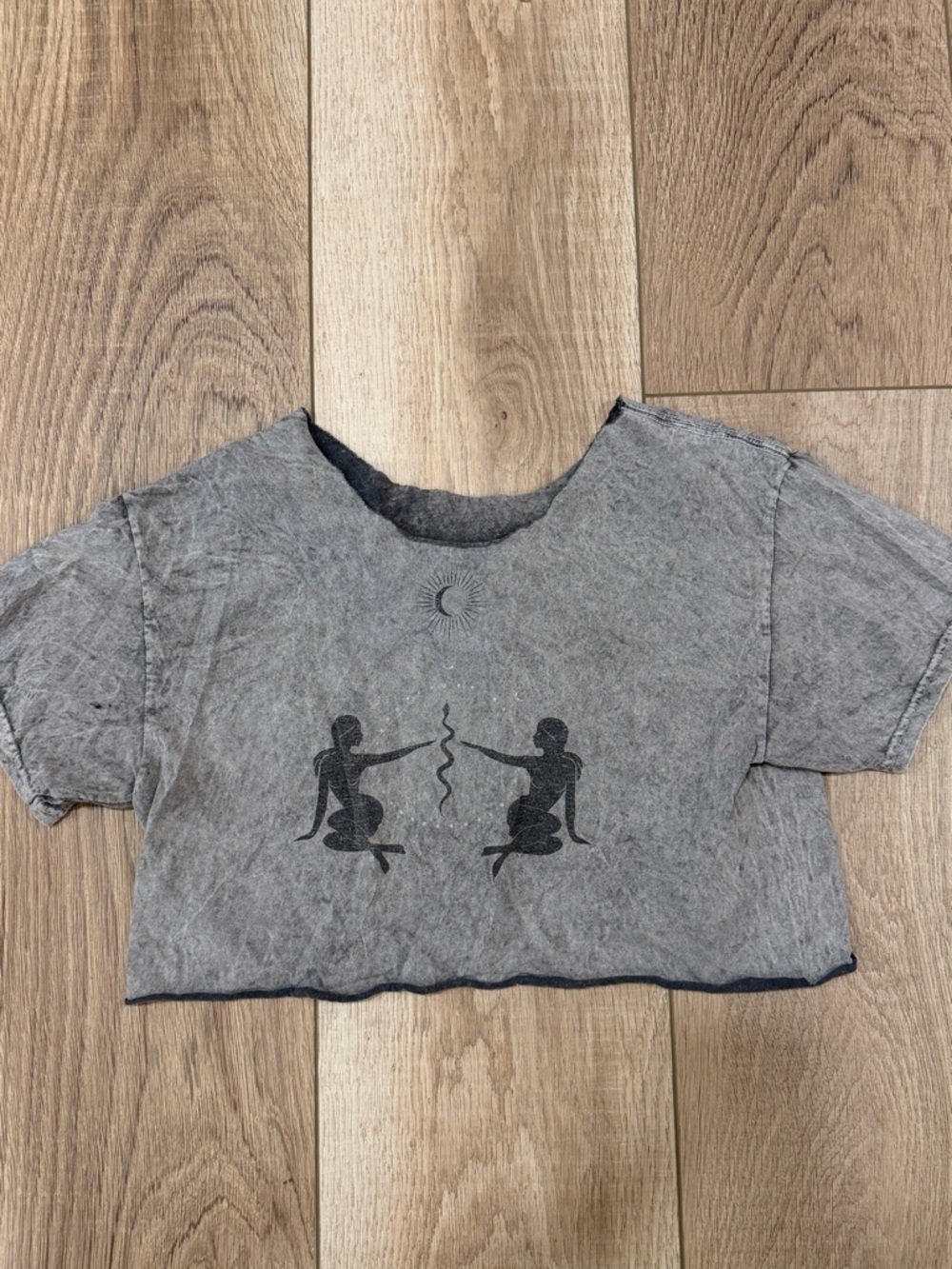 Witchy hippie Gray Graphic Crop Top